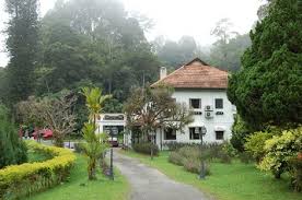 பிரேசர்_மலை) terletak di negeri pahang, di atas banjaran titiwangsa, malaysia. Parr Bungalow Banglo Pekan Jalan Lady Guillemard 49000 Fraser S Hill Malaysia Accommodation Clevi Com
