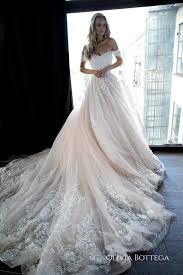 Aug 06, 2021 · schleppennadel mit kleinen perlen. Robe De Mariee Asymetrique Sheldon Par Olivia Bottega Etsy Meilleures Idees De Robes Et Modeles In 2020 Princess Wedding Dresses A Line Wedding Dress Winter Wedding Dress