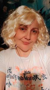 If you don't know how to style hair like me, just stick to wearing braided  wigs — that way, you won't look older than your age or ruin the vendor's  reputation.” 💅😂