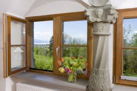 Bei fensterrahmen aus holz unterscheidet man prinzipiell zwischen hartholz und weichholz. Holzfenster Richtig Behandeln Mit Kreidezeit Standolfarben Oder Lasur Bioraum