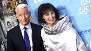 Gloria vanderbilt's illustrious career includes acting, art and fashion design, breaking into the latter with her own line of scarves before launching her famous designer jeans in the 1970s. Beruhmter Name Wildes Leben Gloria Vanderbilt Gestorben N Tv De