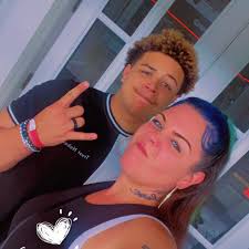 Raechel Huniithebarber Karl...