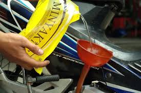 Careta adalah antara pengguna pertama di malaysia yang diberikan peluang untuk merasai bahanapi modern itu ketika pelancarannya dan sejak hari itu, kami memang jarang menggunakan bahan api euro2m. Oli Campur Minyak Goreng Bikin Suara Mesin Lebih Halus Ini Pembuktiannya Gridoto Com