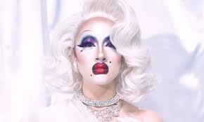 Patrick Heron soars, Dylan Thomas poses and Picasso boggles