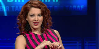 Alçı ve kocasakal, tartışmalarını sert bir şekilde devam ettirirken, programın ilerleyen bölümlerinde ikili arasındaki gerginlik yatıştı. Nagehan Alci Hakaret Sucundan Ceza Aldi 15 Taksitle Odeyecek