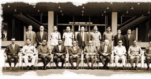 Bagaimana tercetusnya sejarah 13 mei, peristiwa berdarah rusuhan kaum 13 mei 1969 dari kacamata saya pakcik aziz, video mei 13 1969 yang dirakam oleh media perancis, kronologi peristiwa 13 mei 1969, laporan mageran 13 mei 1969, video ori kejadian 13 mei, wawancara bersama lim kit siang 13. Majlis Gerakan Negara Mageran Ditubuhkan Bagi Memulihkan Negara Selepas Rusuhan Kaum 13