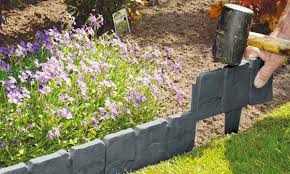 Dans l'espace extérieur, les bordures de jardin jouent un rôle à la fois pratique et décoratif. Packs De 10 20 30 Ou 40 Piquets De Bordures De Jardin Martelees