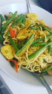 Wok De Poulet Au Curry Et Lait De Coco Recette Wok De Poulet Recettes Wok Poulet Curry