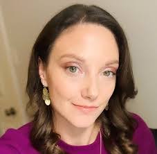 Amanda Lopiccolo's Instagram, Twitter & Facebook