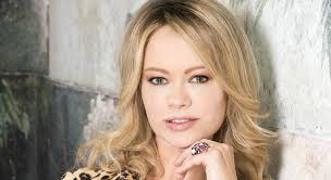 Pescara, parata di stelle: arrivano Jo Squillo, Anna Falchi e Beppe  Convertini