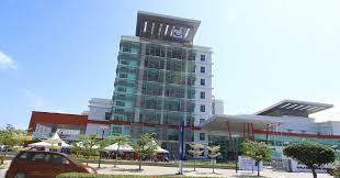 Mangsa, wan mohd azmi wan ibrahim, 54, dari kampung kuala ibai, kuala terengganu dikatakan melakukan aktiviti mendaki bukit berkenaan berseorangan dengan melalui laluan denai di kawasan itu. After Long Wait Kt S World Class Specialist Hospital Opens Doors