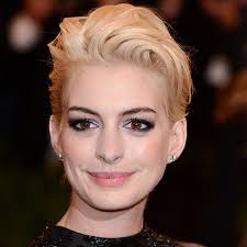 Half up styles are here to stay, especially for short haired girls, maine says of mindy kaling's look. Party Hairstyle Ideas For Short Hair Celebrity Short Haircuts