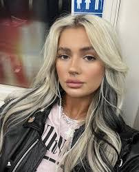 Chloe Jeffries's Instagram, Twitter & Facebook