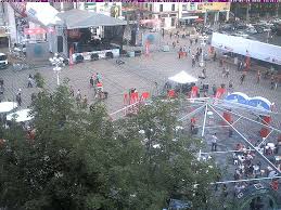 Un bărbat care ar fi tulburat ordinea publică în piaţa victoriei a fost. Webcam Piata Operei Banaterra Pressalert Ro