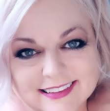 What fishing charter is recommended for about 10 people in North Myrtle  Beach?