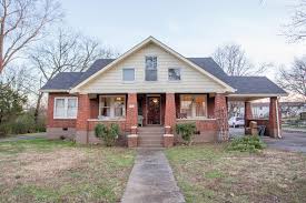401 Englewood Rd Madisonville Tn 37354 For Sale Homes Com Englewood House Styles Home Values