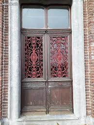 Vends Ancienne Porte D Entree A 2 Battants En Chene Plus De 100 Ans Elle Contient 2 Belles Grilles En Fonte En Bonne Etat Ains Grille En Fonte Carreau Chene