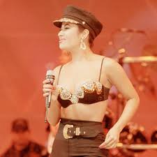See more ideas about selena quintanilla, selena, selena quintanilla perez. Inside Selena Quintanilla S Unbelievable Legacy 26 Years Later E Online Deutschland