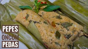 200 gram oncom 1 ikat daun kemangi (pakai secukupnya) 1 batang daun bawang 4 siung. Resep Pepes Oncom Pedas Kemangi Istimewa Dapur Ayah Raja Youtube
