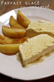 Parfait Glace Au Caramel Sale Et Pommes Poelees Mes Brouillons De Cuisine Glace Au Caramel Parfait Glace Recettes De Cuisine