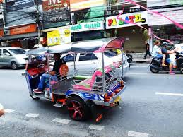 バンコク ジャルンクルン通りを歩いてみよう tripping タイ旅行 バンコク 旅行ガイド