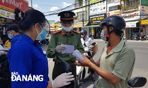 Aug 04, 2021 · sau khi đà nẵng giãn cách xã hội theo chỉ thị 05 (từ ngày 1.8) và ban hành mẫu giấy đi đường (mẫu cũ), ngành chức năng đã phát hiện nhiều giấy đi đường do các đơn vị, doanh nghiệp ký và đóng dấu khống hoặc cấp sai đối tượng. Bao Ä'a Náºµng Ä'iá»‡n Tá»­