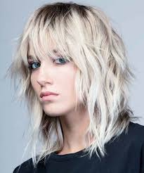 Pin di Anna angotti su Capelli