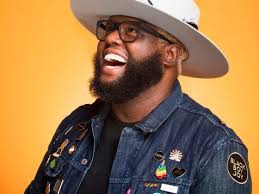 DERRICK FLEMING 'CHICAGO SCHOLARS' SPEAKS ABOUT SUPPORTING BLACK YOUNG  PEOPLE