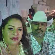 Alfredo Y Amy Valenzuela
