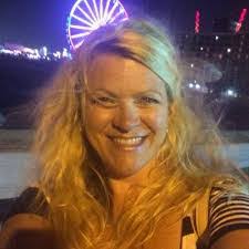 Annette Evangelista's Instagram, Twitter & Facebook