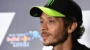 If valentino rossi is your favourite motogp™ rider, you're in the right place to buy all the official vr46 merchandising of the italian petronas yamaha srt team rider. Valentino Rossi Hat Corona Bin Traurig Und Zornig Moto Gp Sportnews Bz