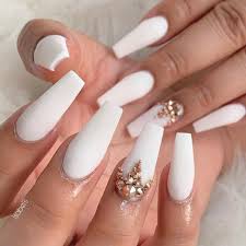 Diamond nails inspiration from the ones worn by celebrities, find out fi it is harmful to your natural nails to wear these kinds of designs. Updated 45 Sparkling Nails With Diamonds August 2020
