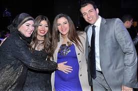 ودع النجم العربي الكبير، عادل إمام، زميله العريق في المهنة، الذي رحل عن عالمنا اليوم، الفنان المصري الكبير، سمير غانم. Ø¯Ù†ÙŠØ§ Ø³Ù…ÙŠØ± ØºØ§Ù†Ù… Ø­Ø§Ù…Ù„ Ø¨ÙŠÙˆØªÙŠ