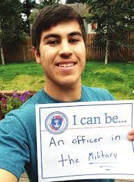 Robert Kras's Instagram, Twitter & Facebook