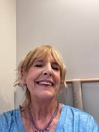 Lori Lett's Instagram, Twitter & Facebook