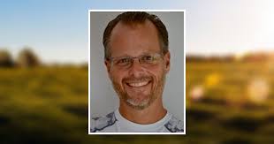 Allen Ennis's Instagram, Twitter & Facebook