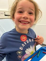 Amy McLaren🦖 (@itsaamyyx)