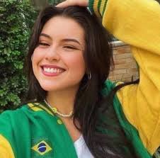 I enjoy Larissa's music and personality. Her style and talent are very  special.