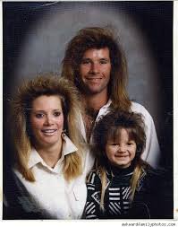 Found this tumblr today and i'm really hoping the poster keeps up with it, because the idea is just the greatest lol. Awkward Family Portraits Gallery