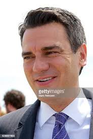 159 photos et images haute résolution de Kevin Yoder