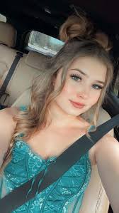 Alyssa Capps - Free pics, galleries & more at Babepedia