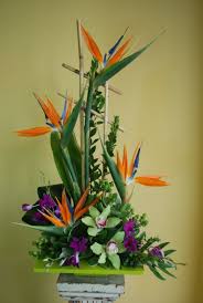 Bird Of Paradise Silk Flower Arrangement Our Aloha Arrangement Gets Funky With Birds Of Paradise Tropical Floral Arrangements Large Flower Arrangements Luxury Flower Arrangement