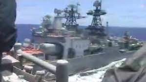 Swarms Of Flashing Tic Tac Shaped Ufos Chased Four Us Navy Destroyers Daily Mail Online