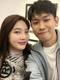 4) — joy (red velvet) & doyoung (nct). Owvrufowws3ajm