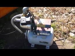 Dann das rohr an die pumpensteuerung anschließen. Gartenpumpe In Betrieb Nehmen Water Pump Into Operation Youtube