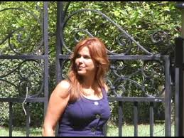 Maria celeste arrarás (born september 27, 1960 in mayagüez, puerto rico) is a puerto rican bestselling author and emmy award winning television journalist that hosts the spanish language news magazine program, al rojo vivo. Get To Know Author Maria Celeste Youtube