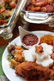 Resep lontong medan dilengkapi dengan sambal ikan teri medan, taucho kacang panjang, mie goreng medan, dan telur balado disajikan dengan kuah santan. Lontong Kering Popular Di Johor Dari Dapur Kak Tie