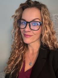 Help I am in Cascais trying to Open a bank account. Millennium requires a  residency card. Where do I go to open a bank account without a residency  card?