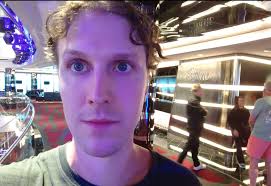 Bilderna på nätet som visar Rickard Anderssons liv innan skolskjutningen