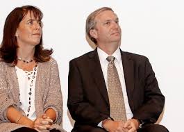 María pía adriasola, esposa de josé antonio kast, hizo una llamativa declaración durante su participación en la comisión de educación en la cámara de diputados. Esposa De Kast Creo Que El Covid Tiene Una Cosa Que Nos Ayuda A Ponernos En La Perspectiva De Que La Vida Es Algo Pasajero Porque Puede Ser Un Covid Un Accidente
